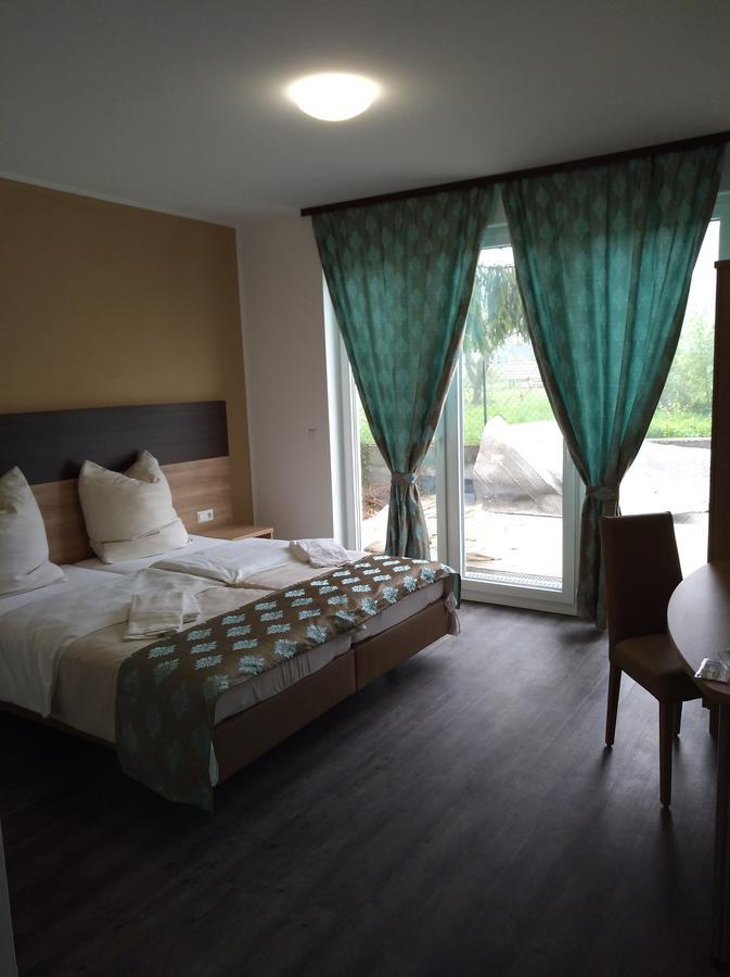 Pizzeria Gästezimmer Da Beni Hotel Kochersteinsfeld