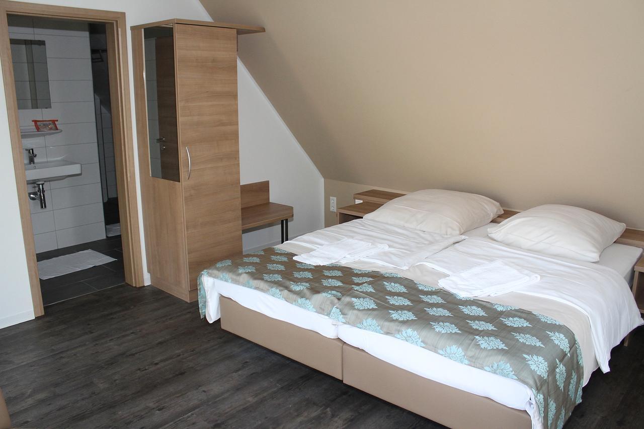 Hotel Pizzeria Gästezimmer Da Beni Kochersteinsfeld