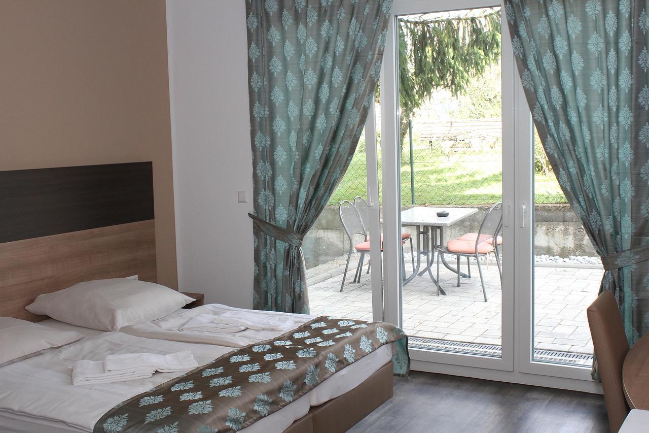 Pizzeria Gästezimmer Da Beni Hotel Kochersteinsfeld